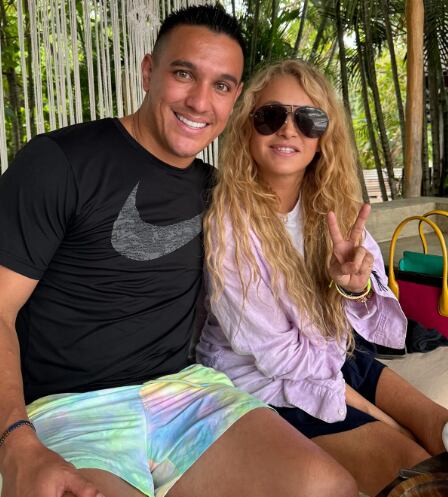 Paulina Rubio y el jugador David Guzmán, del Deportivo Saprissa.