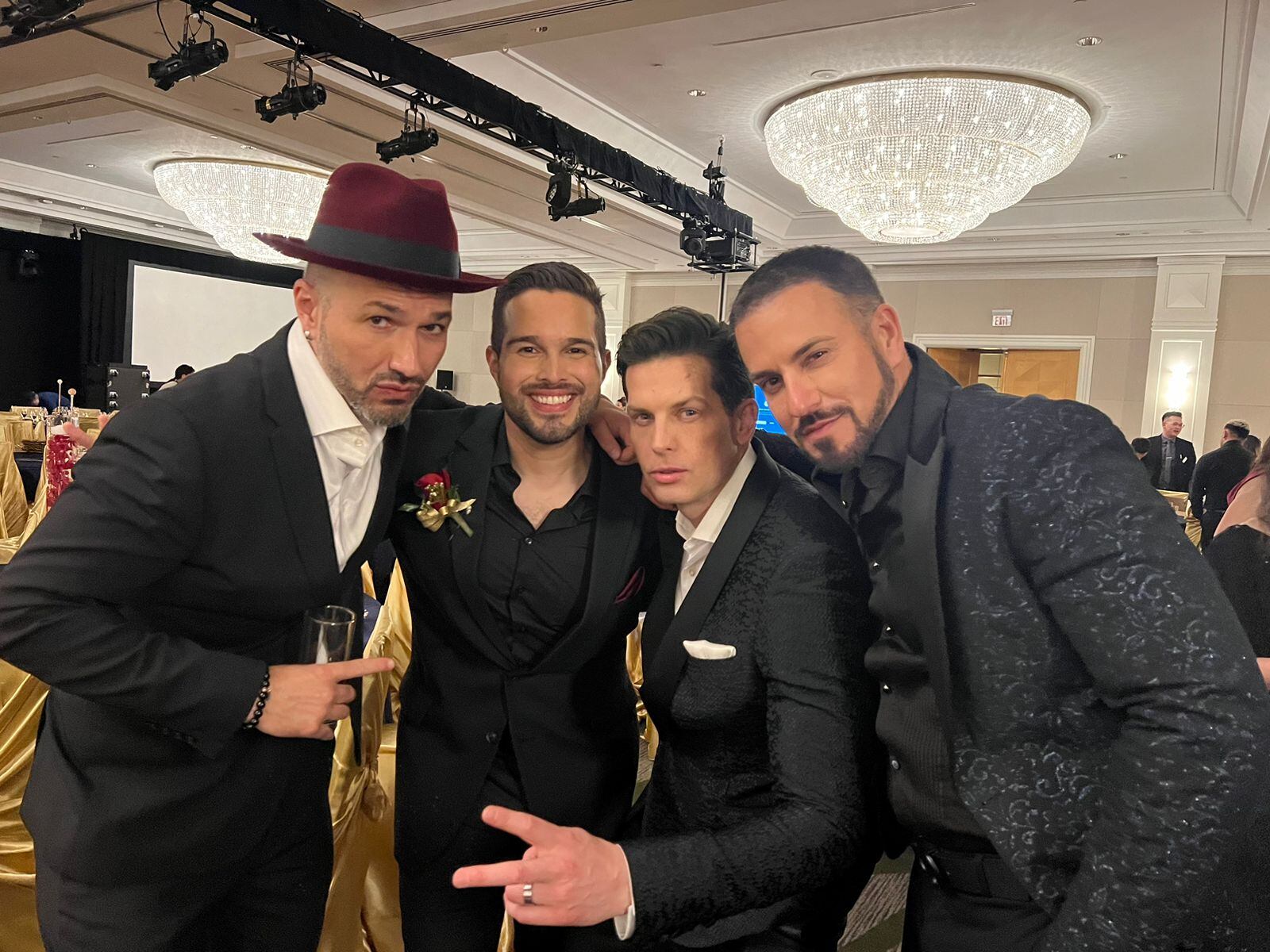 Eduardo Aguirre junto a The Tenors en Canadá