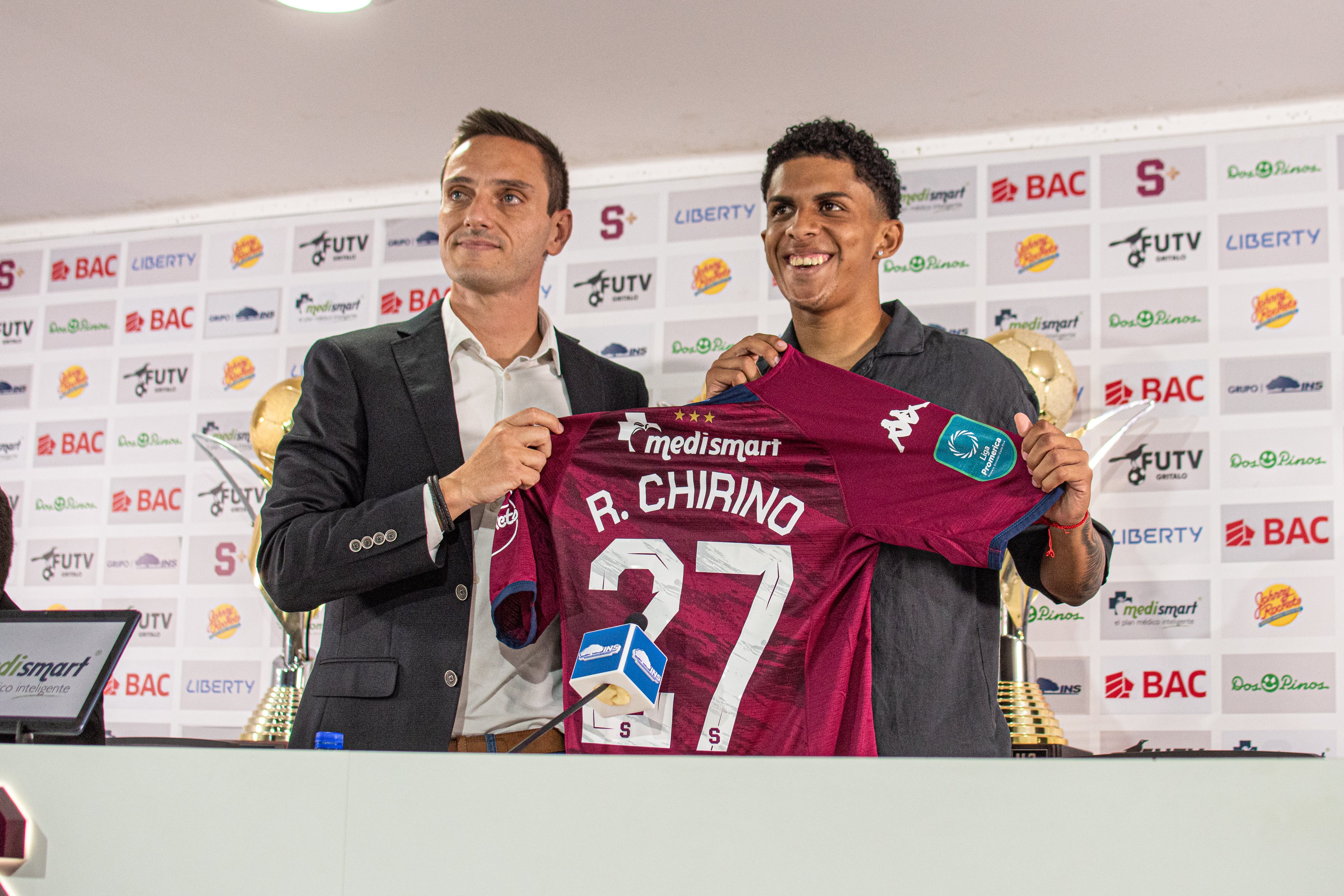 Rachid Chirino jugará por tres años con Saprissa. Foto: Prensa Saprissa.