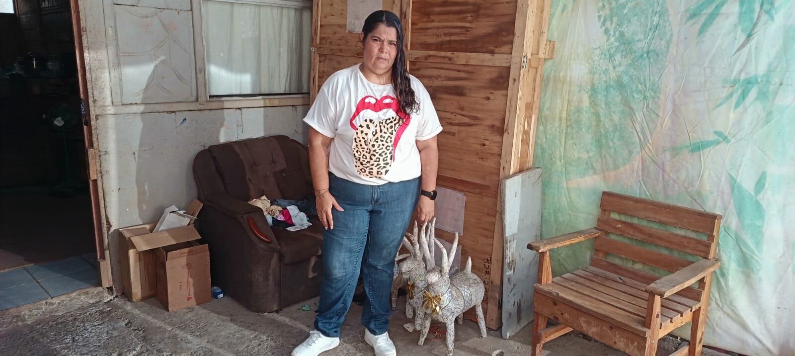 “Vivir con el 20% del corazón no es vivir, es solo esperar la muerte”, así, sin rodeos, lo dice Karen Jiménez Porras, una vecina de 46 años del barrio Santa Gertrudis Sur de Grecia. En la foto con la hija Ana Karlina.