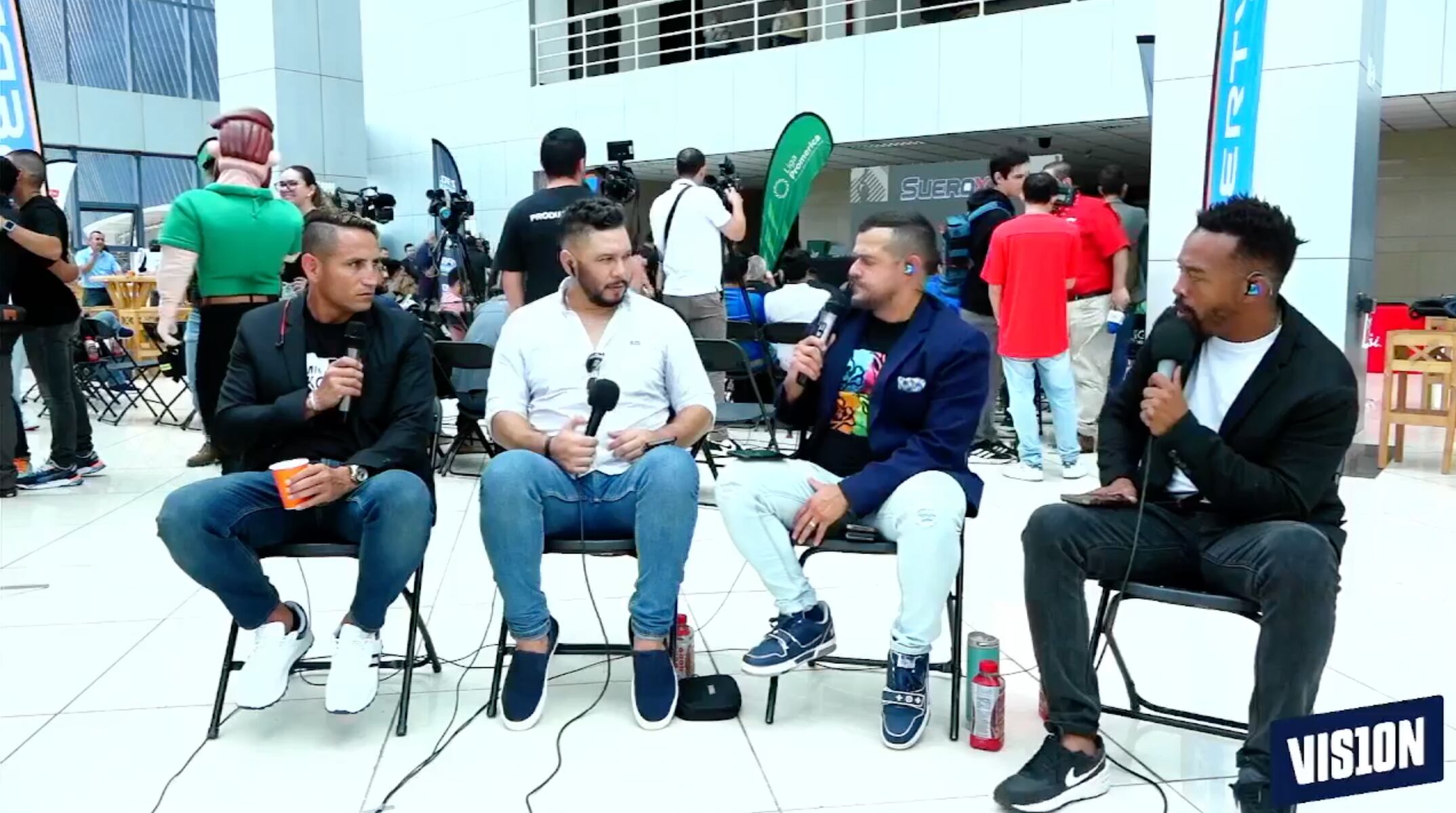 Randall Brenes se mandó valiente con la petición en VIS10N y de una se lo aceptaron. Foto: Captura de pantalla.