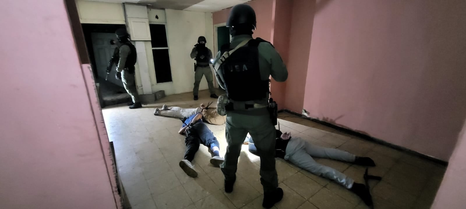 “Abuela”, “Ñato” y “Peter la Anguila”, parte de los detenidos de conformar la banda del Gordo Julio en Cartago. Foto: MSP