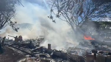 Bomberos revelan qué había dentro de la bodega incendiada en La Guácima