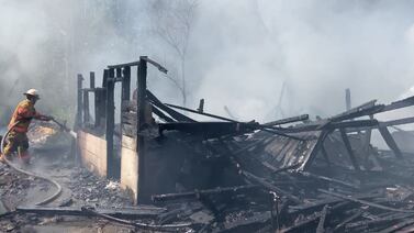 Llamas consumen casa en Cristo Rey, en San José