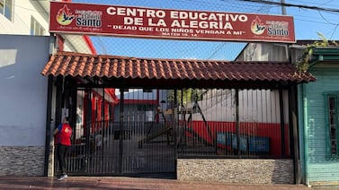 El padre Sergio Valverde está a semanas de oficializar el primer centro educativo privado gratuito de Costa Rica