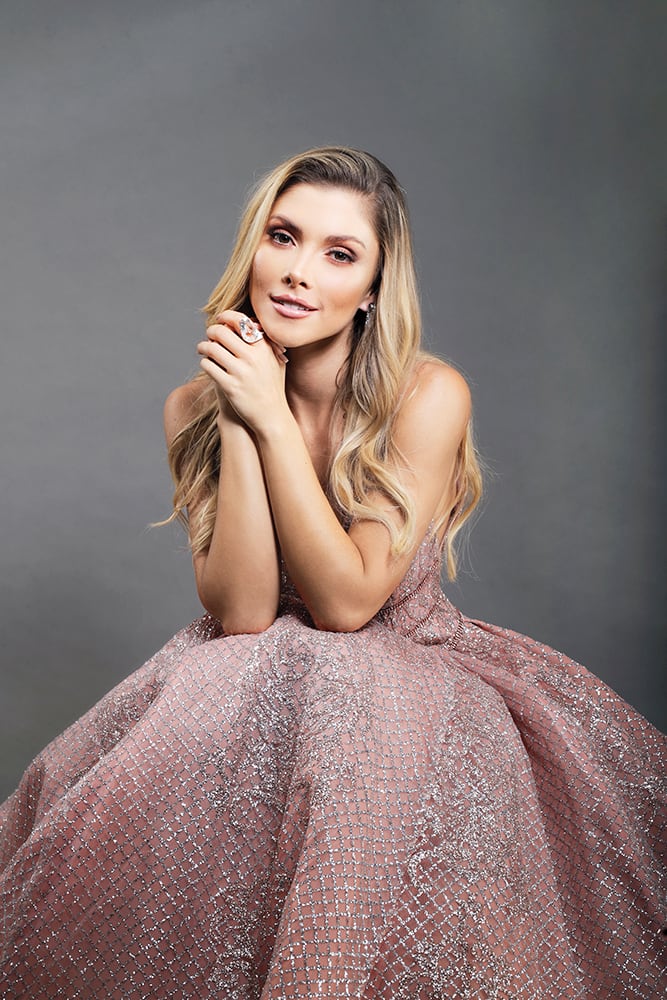 Perfil Octubre 23 portada de Lisbeth Valverde Miss CR 2023