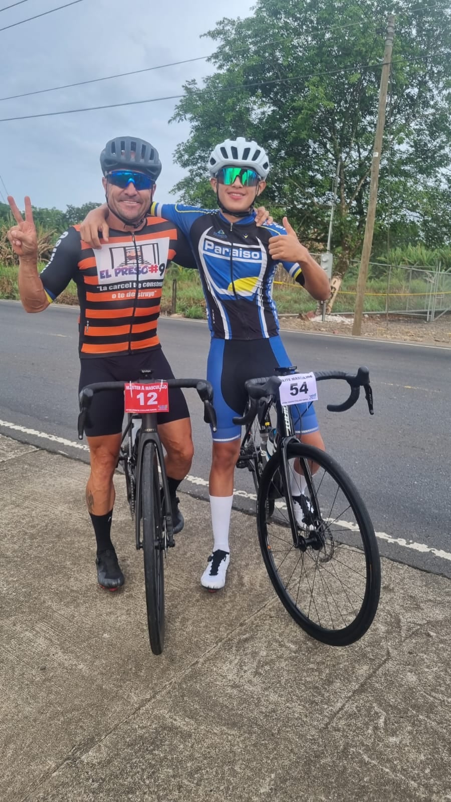Randall Aguilar, a sus 46 años y 7 meses correrá la Vuelta Ciclística a Costa Rica 2023 con el equipo Distribuidora Cruz-Tecnofotest Atómica-Trama Sport.  Entre 2015 y 2020 don Randall estuvo en la cárcel por eso se le conoce como El Preso Número 9.