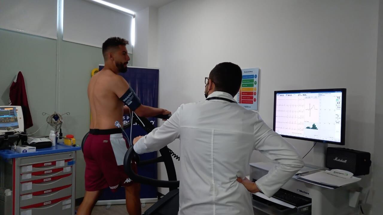 Marvin Angulo se sometió a las pruebas físicas. Yenci Aguilar.