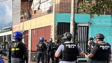 Hombre atrincherado en Cartago pide al OIJ garantía de vida para entregarse
