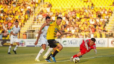 Jeaustine Monge anota un golazo para Liberia y le da un respiro al club aurinegro