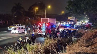 Hombre intentó cruzar la Bernardo Soto y murió tras ser atropellado por un carro y un camión