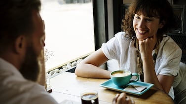 San Valentín: Hombre tuvo solo 8 minutos para conquistar a una mujer, y ¡lo logró!