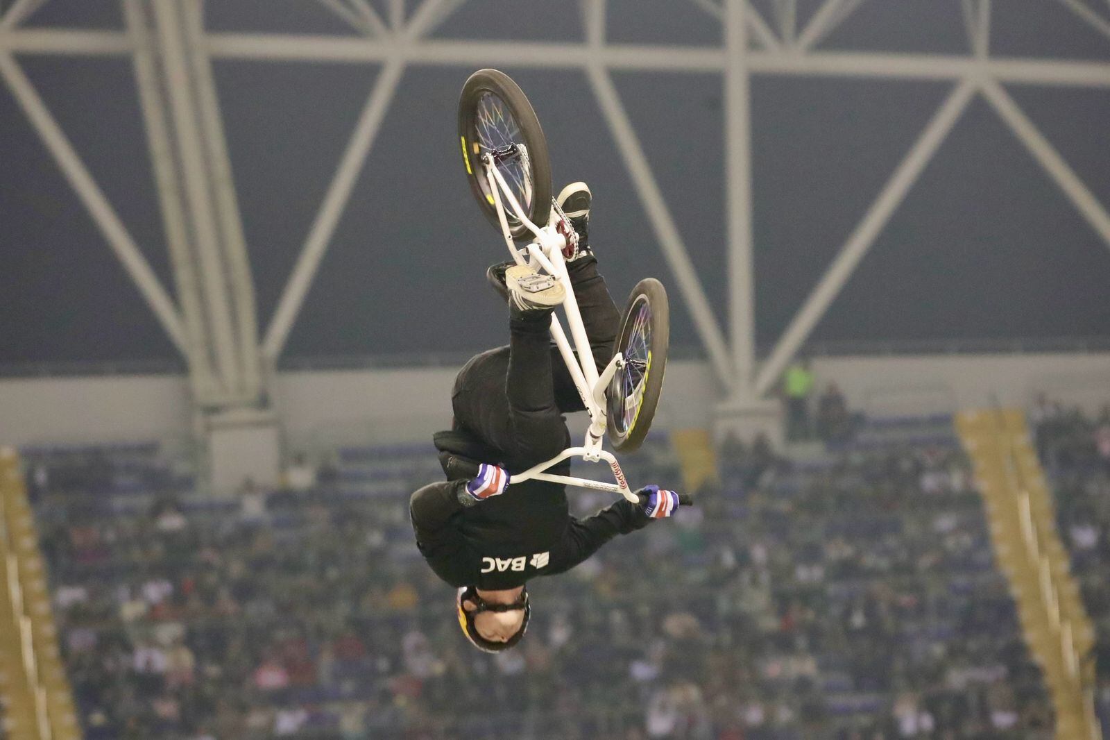 El ciclista olímpico Kenneth Tencio se cayó horrible la noche del 15 de marzo del 2025 durante los XKnights