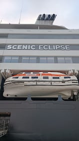 Mega-yate de $250 millones ancló en Quepos por el inicio de la temporada de cruceros de expedición y lujo