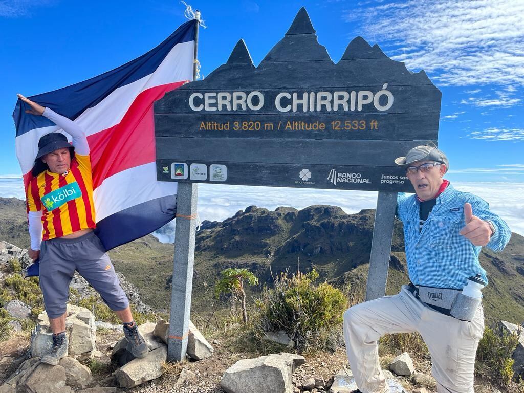 Don Roberto González buscó llegar al Chirripó como primera meta para después de fumar.
Fotografía: Cortesía / CCSS