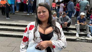 Extranjera a la que le negaban celebrar su fe en libertad en su país, se enamoró de la Negrita desde que vive en Costa Rica