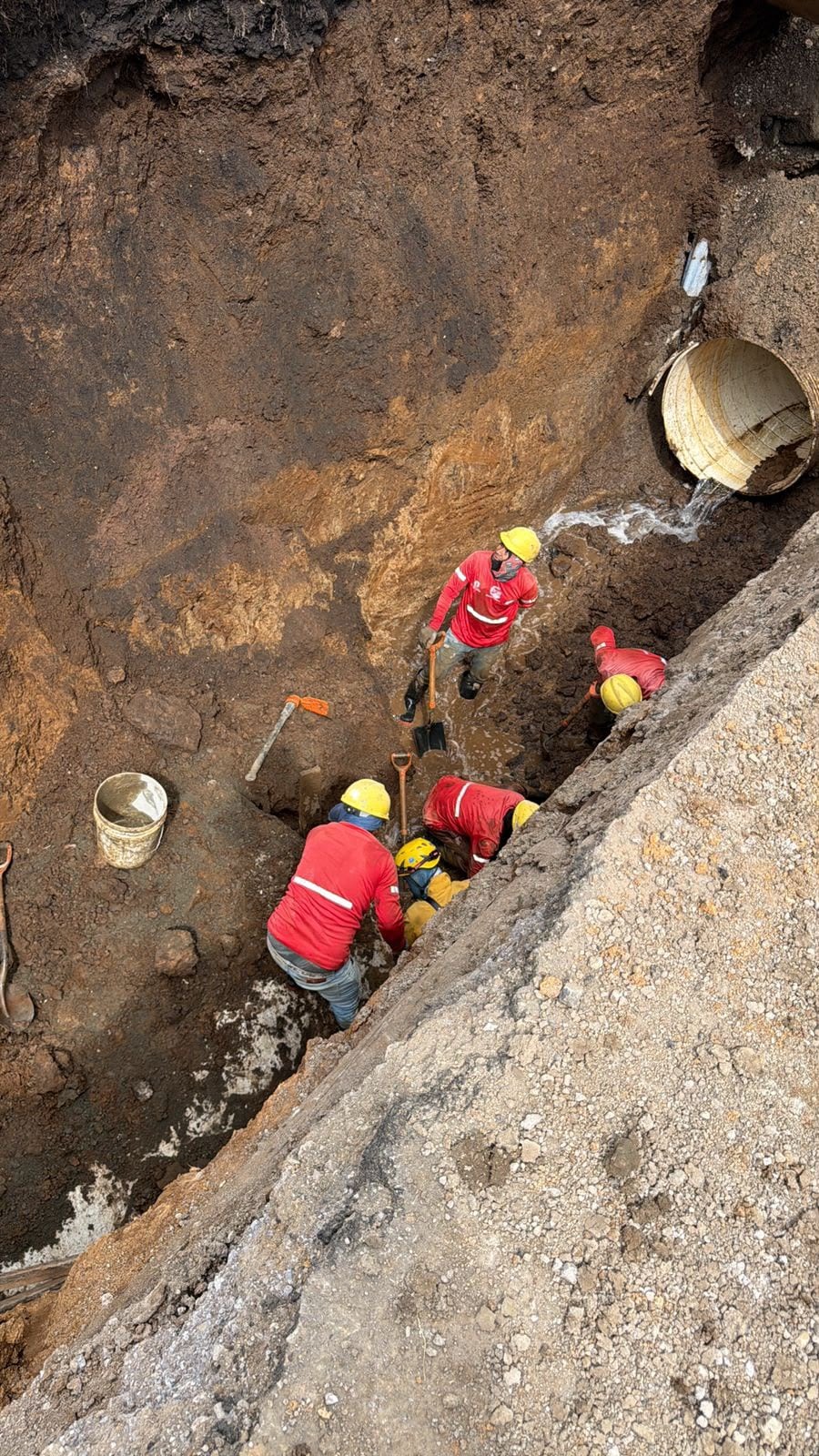 Un trabajador falleció en un deslizamiento en Belén. Foto: Bomberos