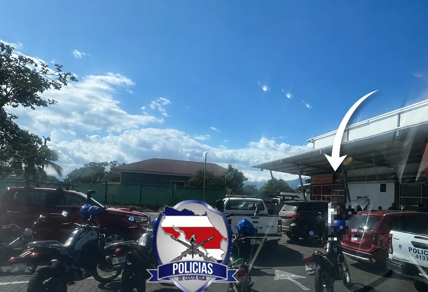 Un detalle que solo conocía la propietaria despertó las sospechas y llevó a la Fuerza Pública y al OIJ hasta el vehículo que al parecer sería el robado. Foto: Tomada de Policías de Costa Rica
