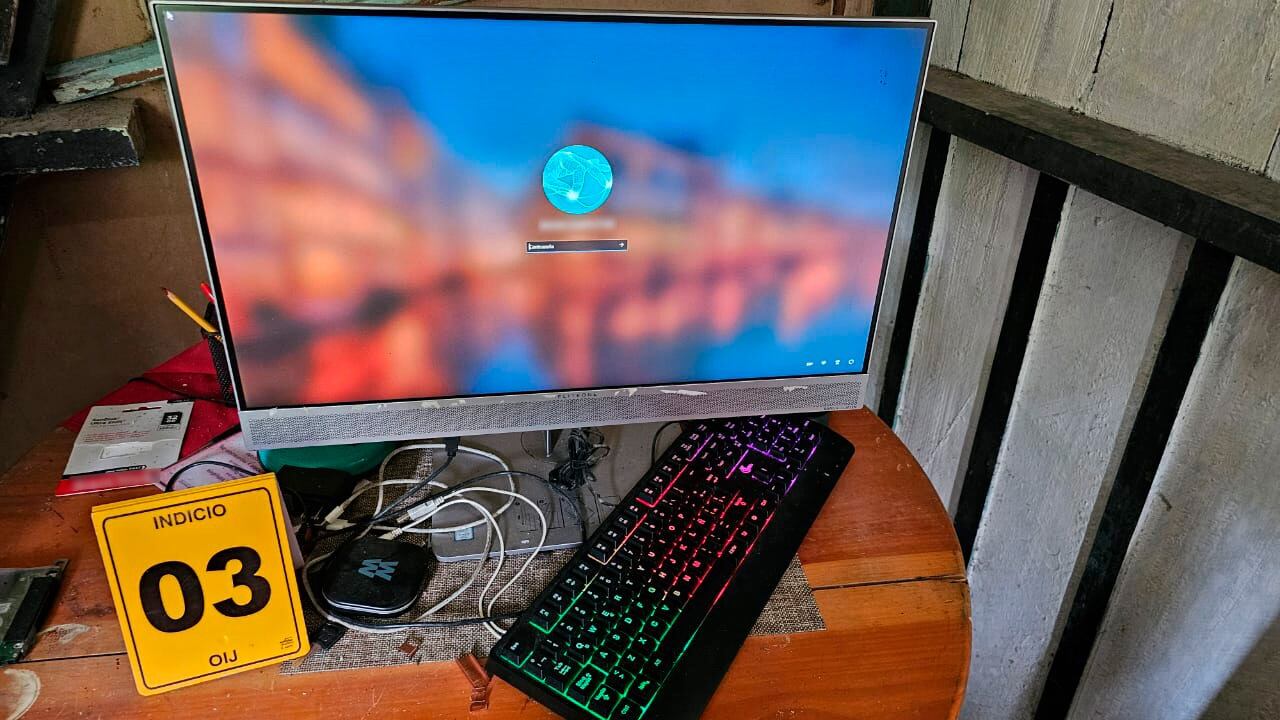 Los agentes decomisaron evidencias en caso de pornografía infantil