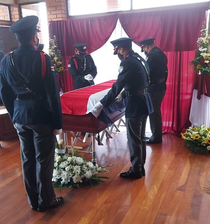 Despedida a agente del OIJ que falleció al caer al río Tiribí. Foto cortesía Grette Chaves.