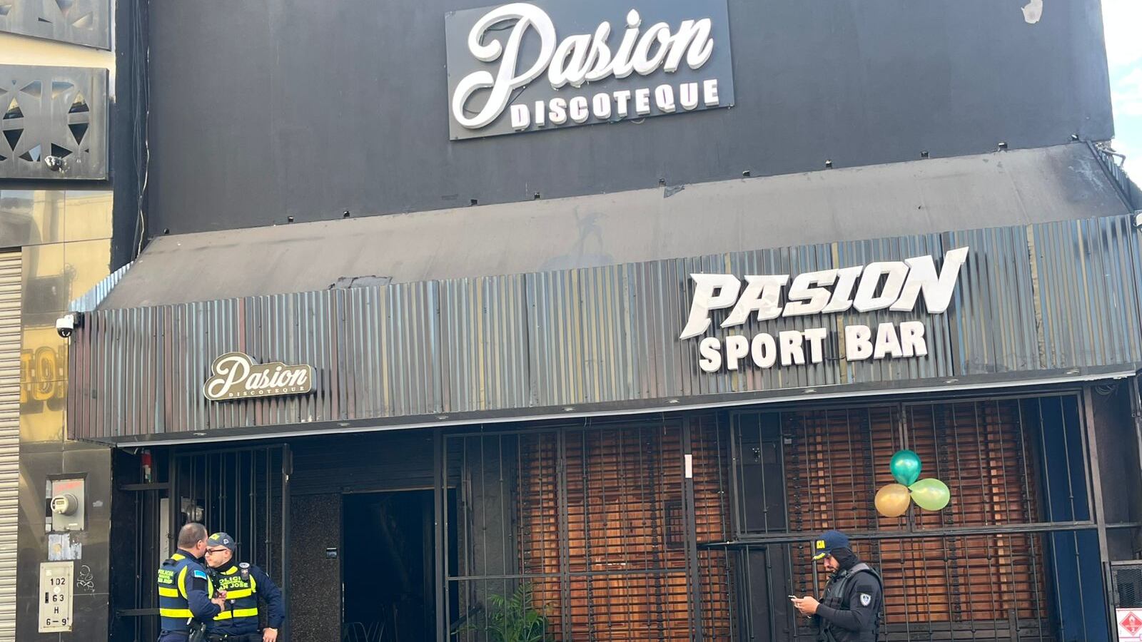 Una supuesta balacera de las cercanías de la discoteca Pasion en las cercanías del parque Morazán, el centro de San José, tiene en vilo a las autoridades. Foto: Alejandra Morales para LT