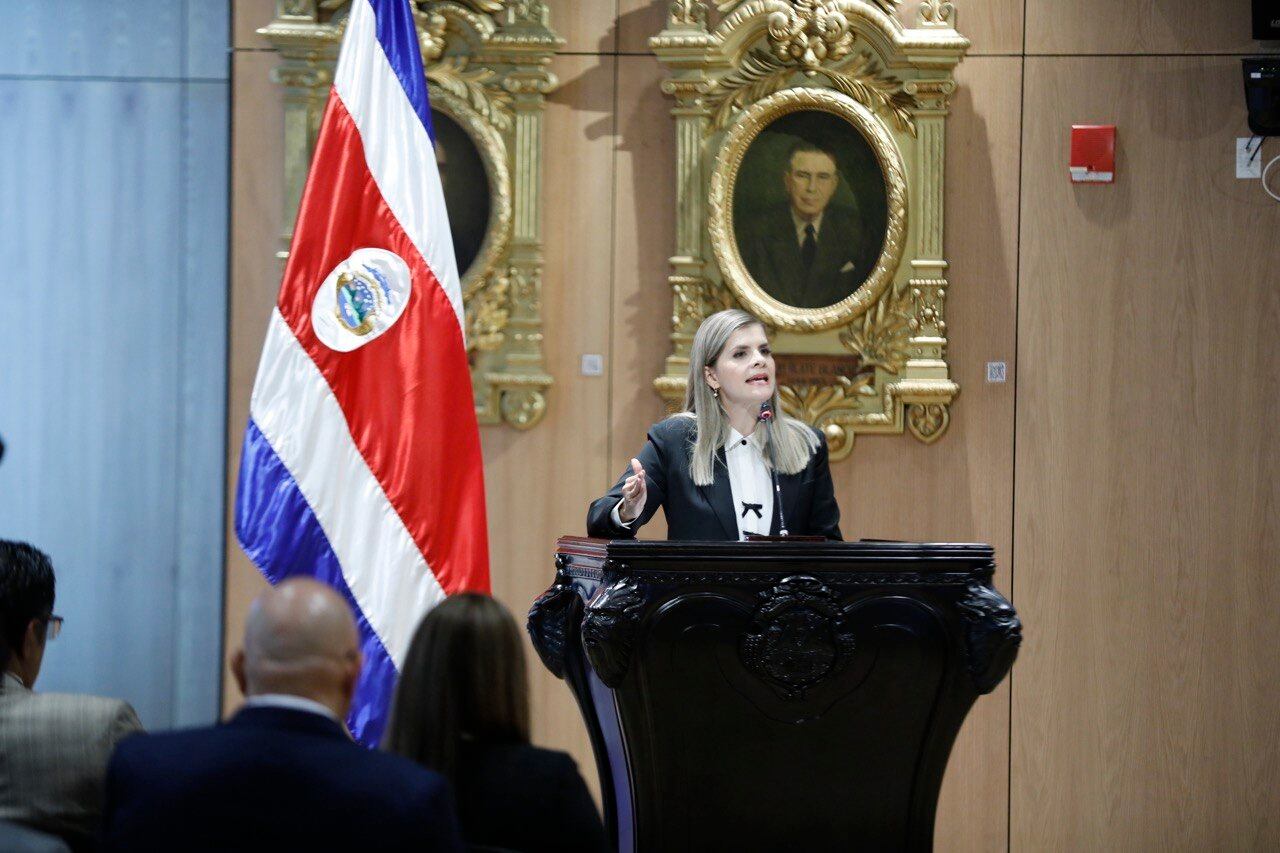 Laura Fernández presenta paquete de proyectos de ley en materia de seguridad