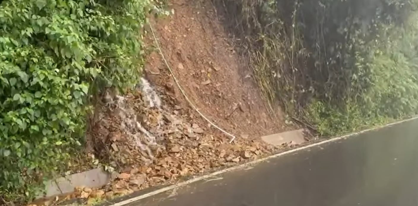 Paso por el Cerro de la Muerte seguirá cerrado hasta el domingo. Foto Mopt.