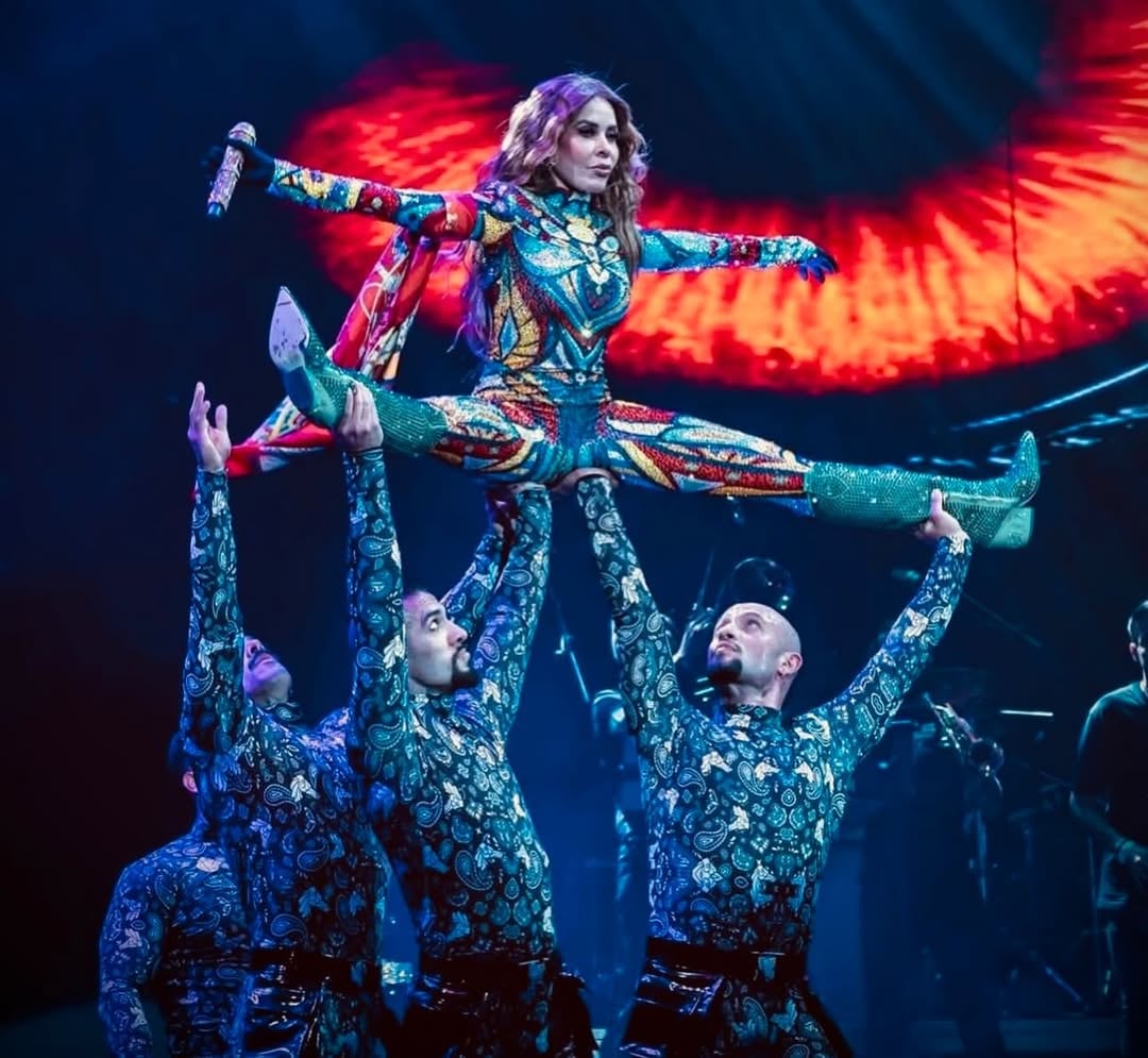 Bailarín costarricense Michael Rubí, quien es parte de los bailarines oficiales de Gloria Trevi en sus conciertos.