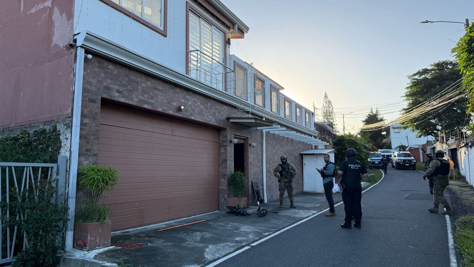 Ocho personas habrían usado puestos de lotería para mover dinero sucio. Foto: OIJ