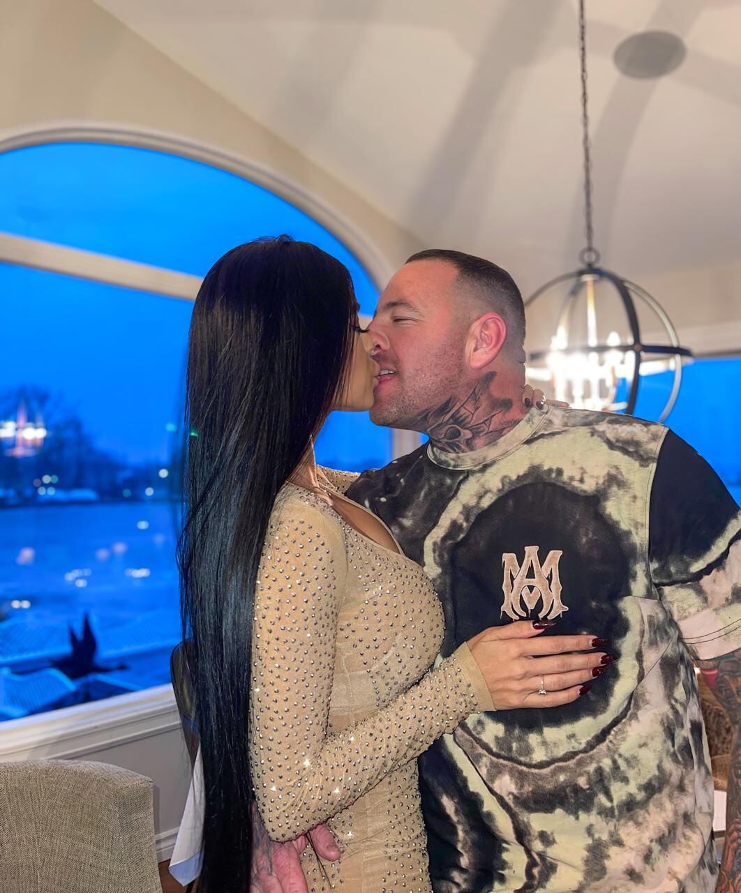 Karina Porras conversó con La Teja sobre su nueva pareja, a quien presume en redes desde hace muy pocos días