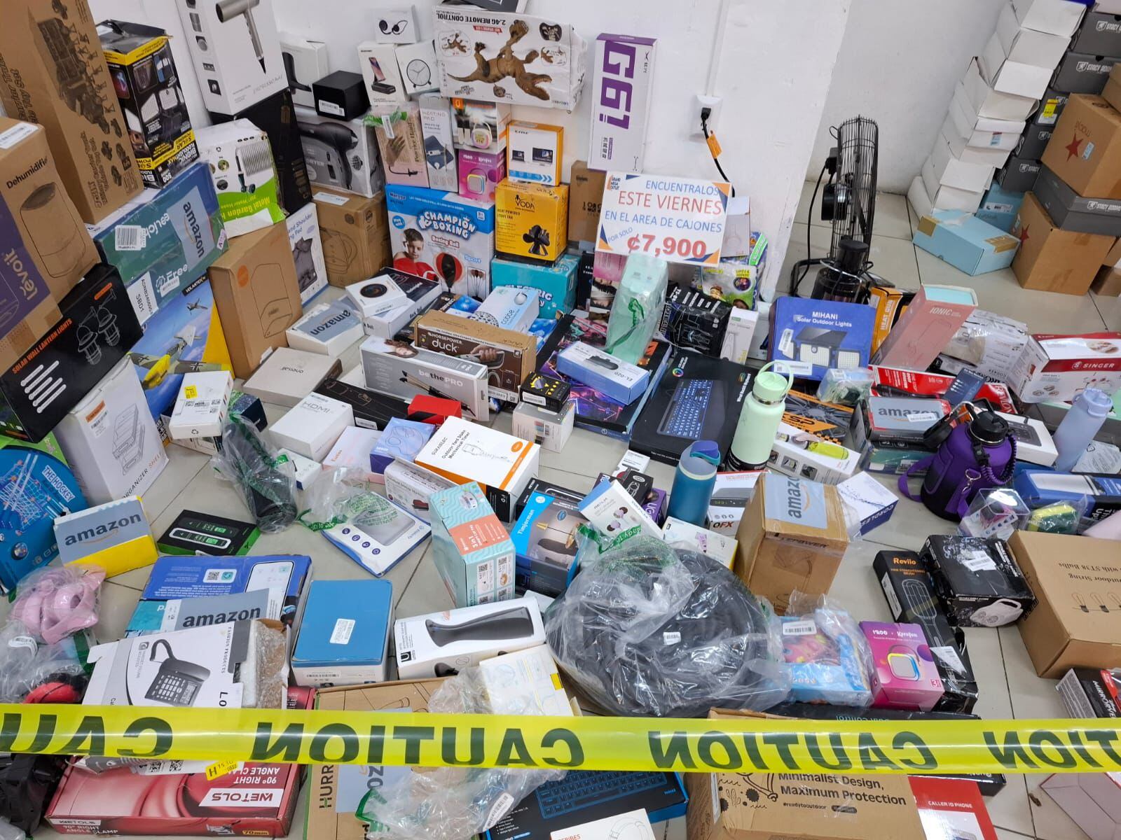 Parte de la mercadería decomisada.