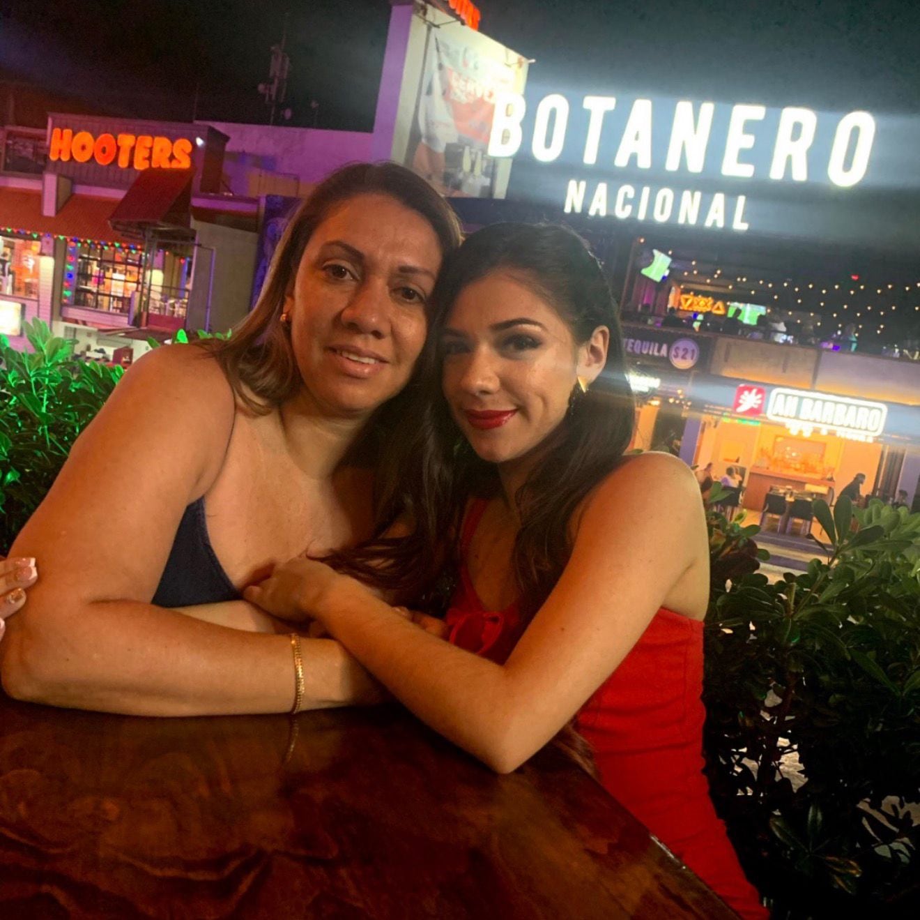 Natasha Alfaro ha encontrado la forma de salir adelante.