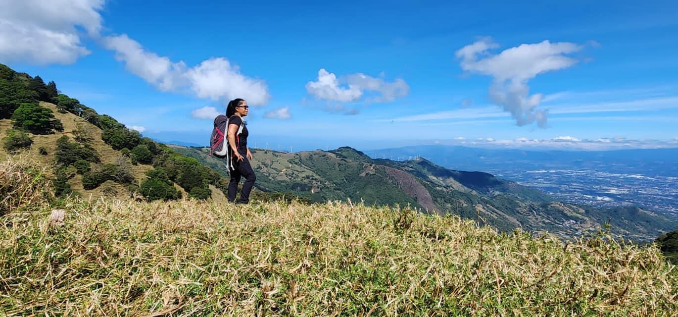 Caminatas por distintos lugares de Escazú. Facebook.