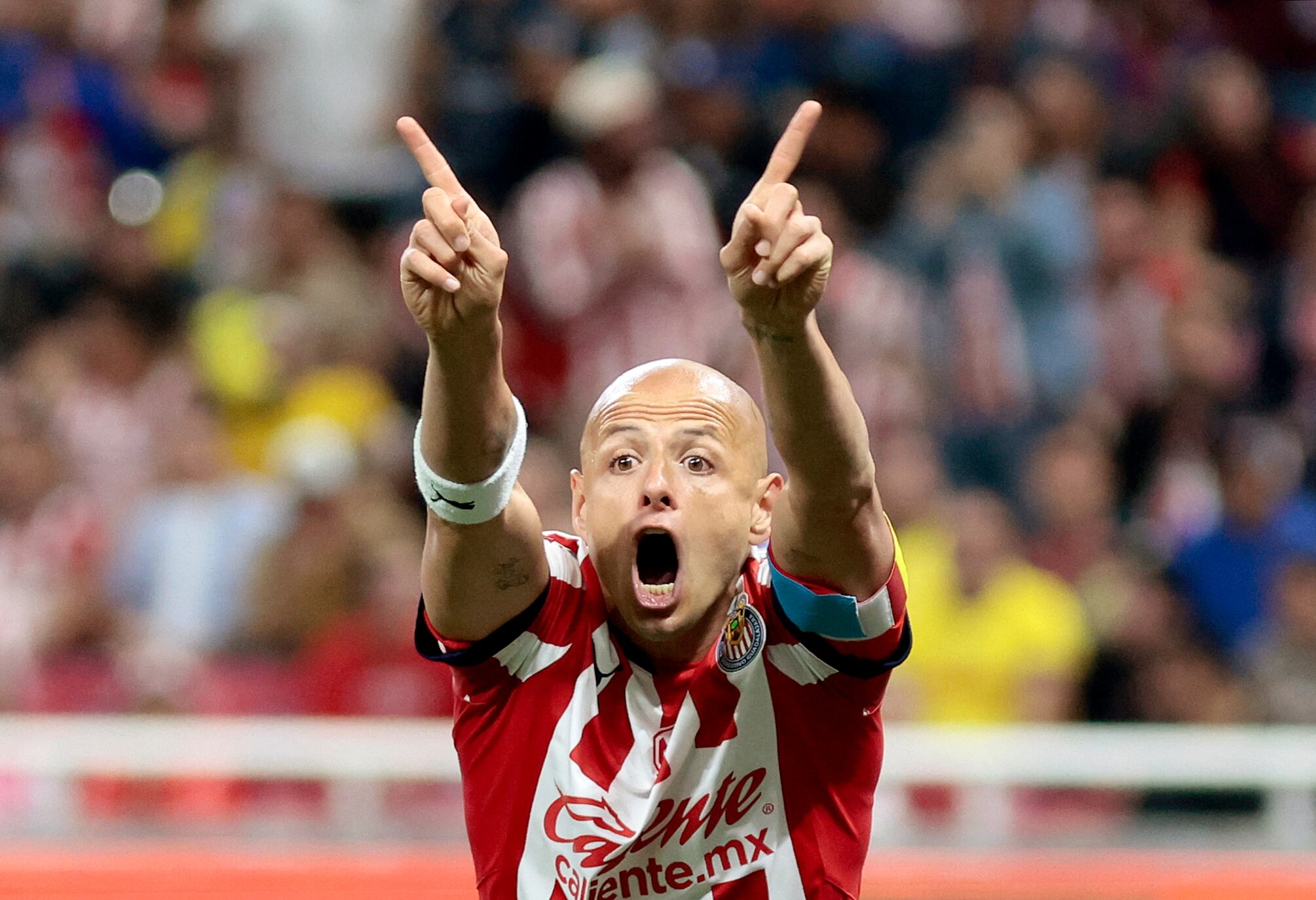 Javier Chicharito Hernández, aquí en un partido con las Chivas del Guadalajara en este año.