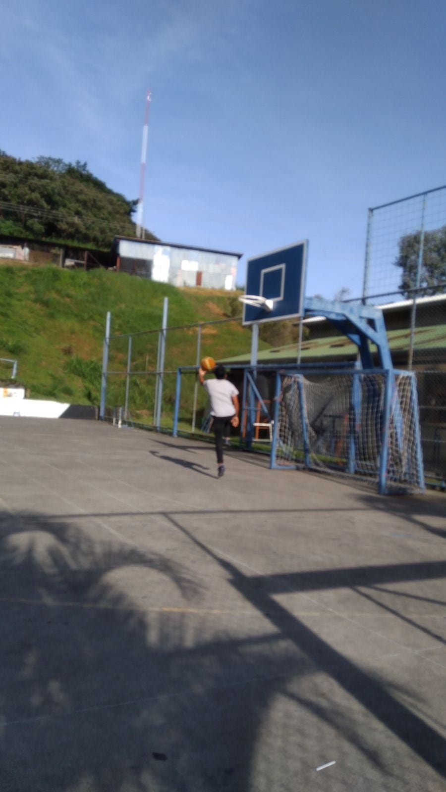 Kobe Bryant Rodríguez, vecino de Alajuelita que se llama igual que el basquetbolista de los Lakers. Cortesía