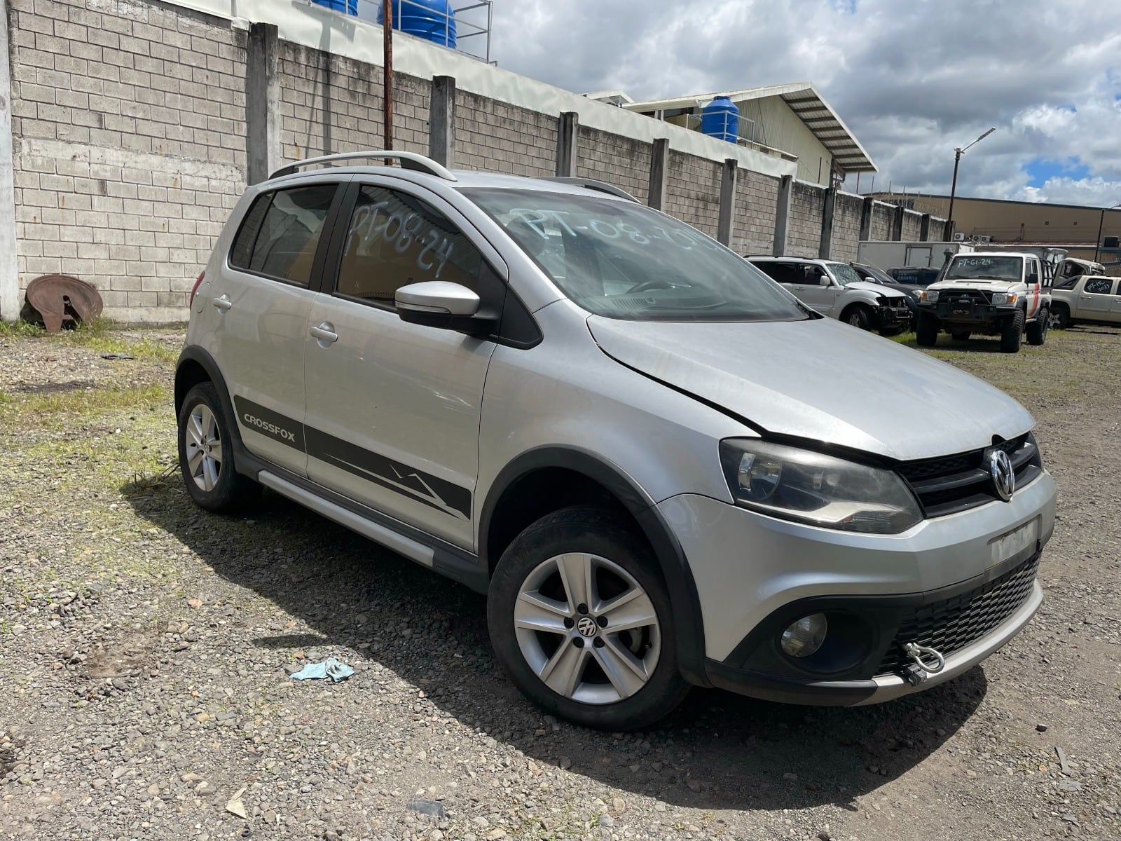 INS pone en venta vehículos para repuestos