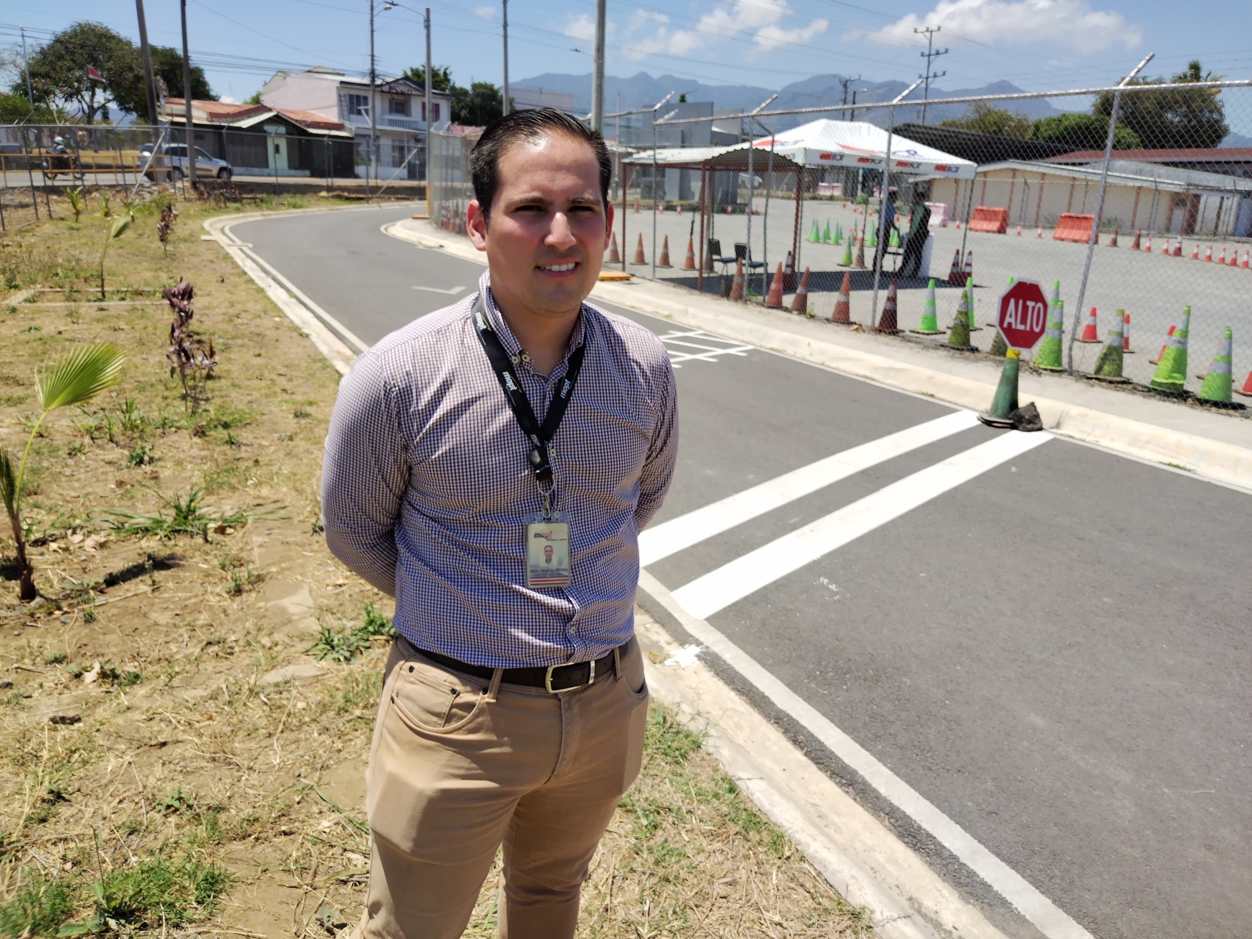 Desde que el pasado 11 de enero se abrió Ciudad Vial, ubicada a un costado del parque de La Paz. Hasta el pasado 29 de febrero, el Ministerio de Obras Públicas y Transportes (Mopt) confirma que se dieron en total 8.708 citas, en promedio 240 espacios diarios. Gary Jiménez Badilla, Jefe del Departamento de Evaluación de Conductores.