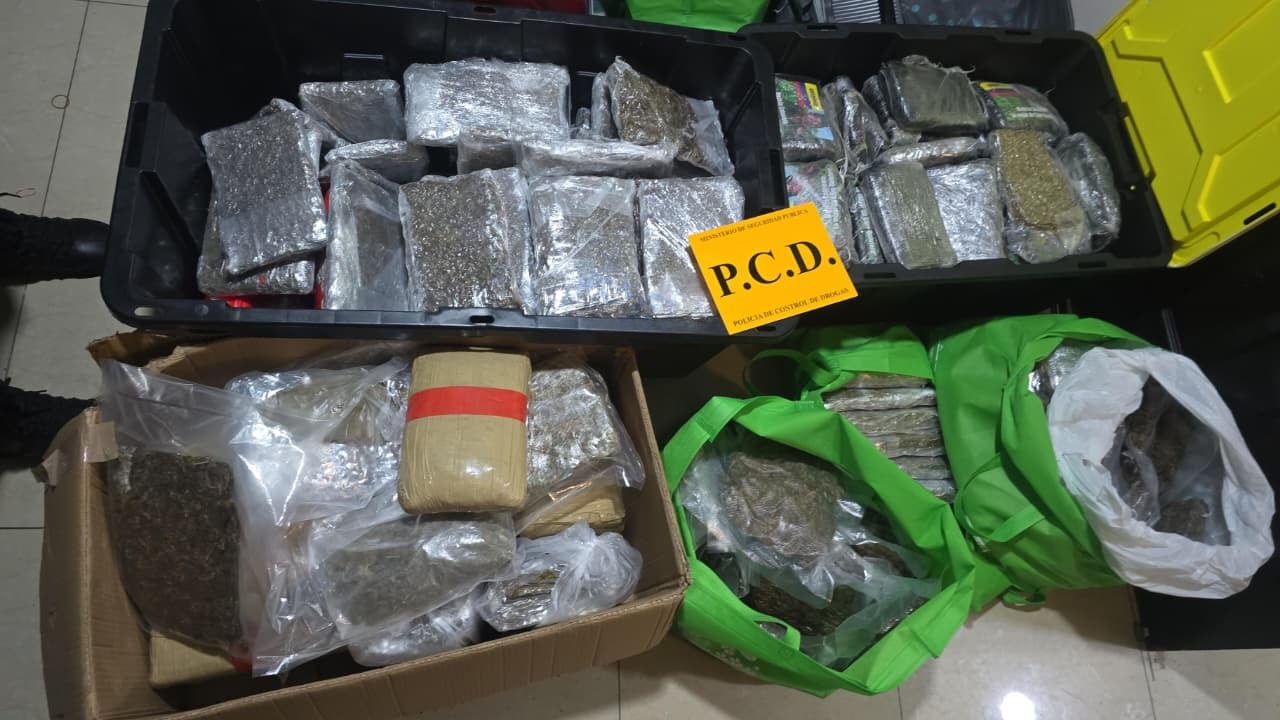 PCD decomisa lanzagranadas y 113 kilos de marihuana en casa en San José. Foto MSP.