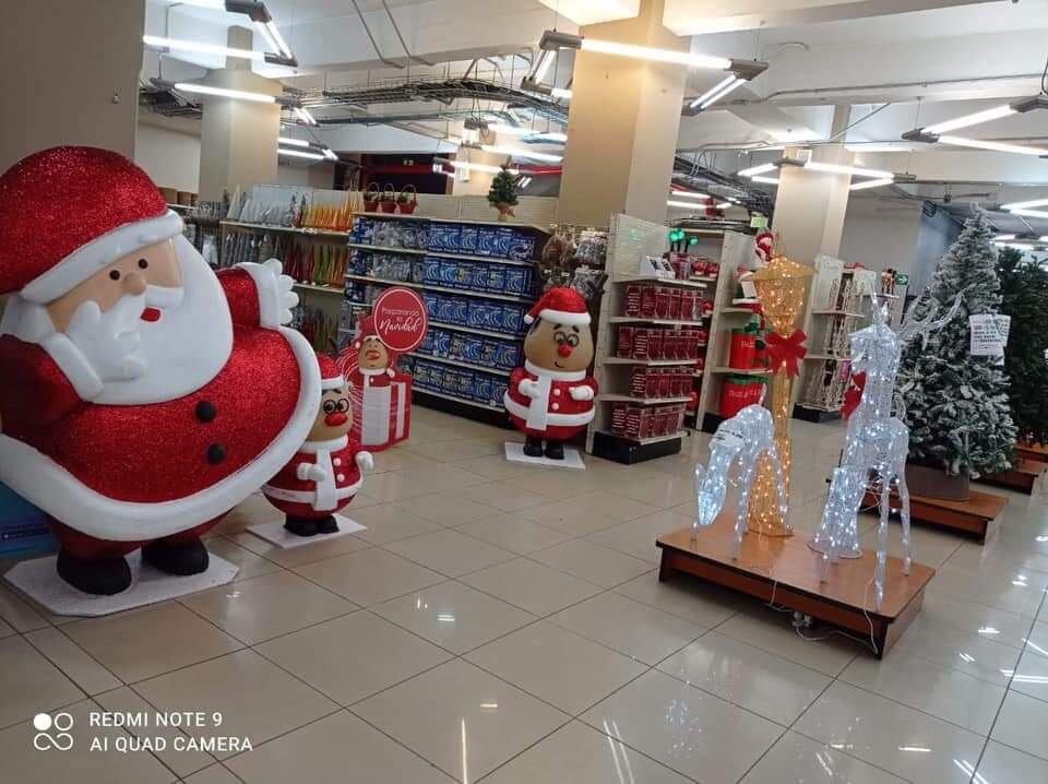 La Universal ya desde setiembre 2021 está adornada navideñamente