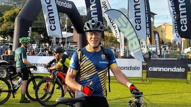 Ciclista que murió atropellado soñaba con la graduación de noveno de su hija