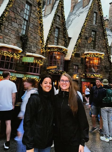 Vivian Peraza junto a su novia María José Vargas