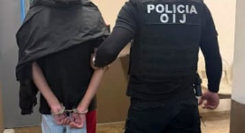 Un joven de 17 años fue detenido por el violento asalto de un taxista en Desamparados