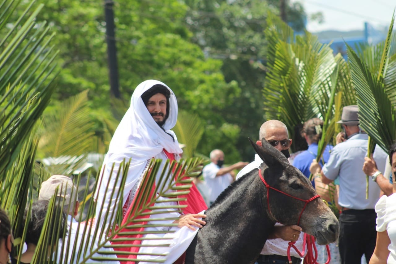 David Jiménez Zamora, sancarleño de 44 años, abogado de profesión, esposo de Guiselle Barquero y, desde el 2018, el encargado de representar a Jesús en la procesión del Domingo de Ramos, la entrada triunfal a Jerusalén en la catedral de Ciudad Quesada