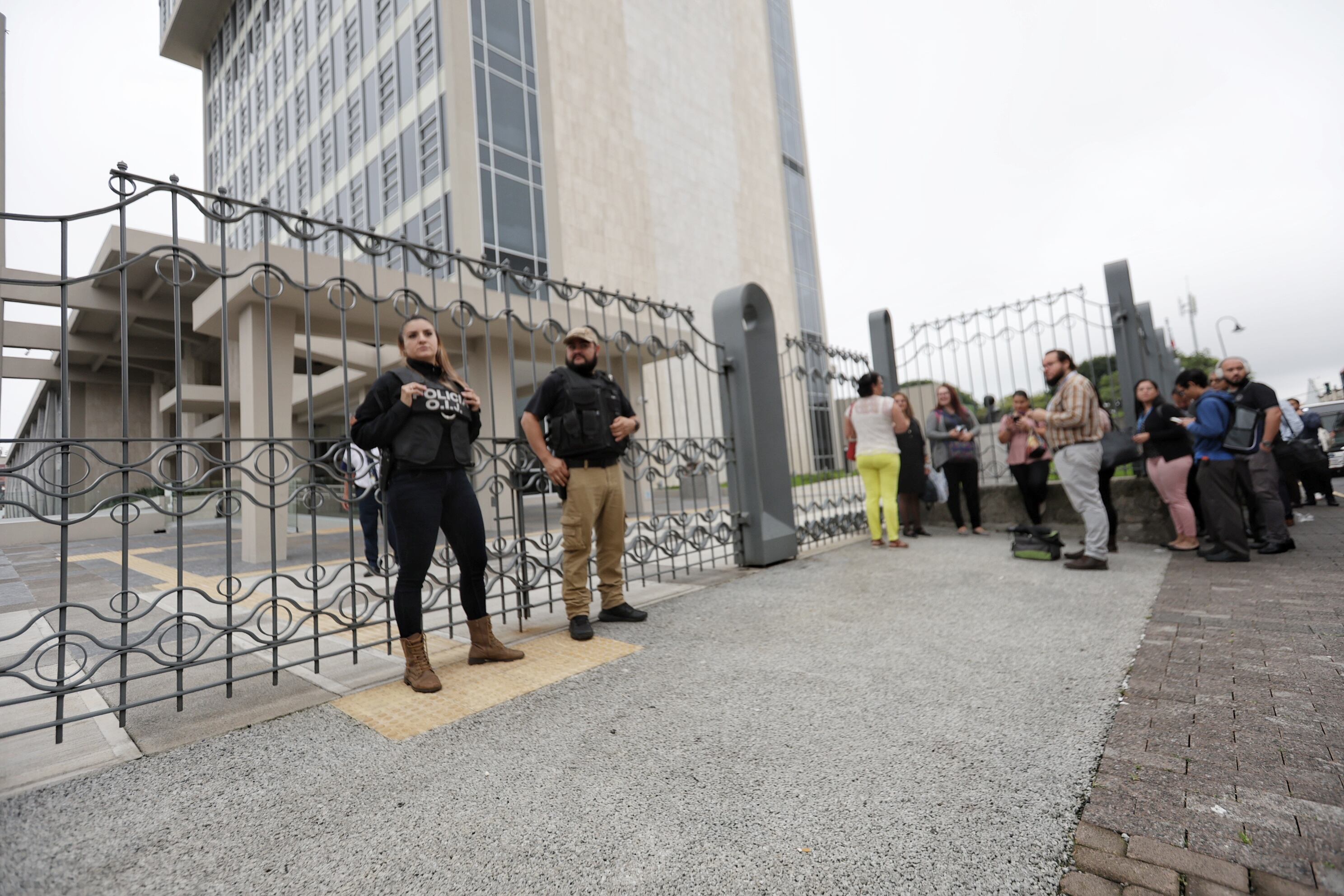 23/04/2024/ Allanamiento oficina CCSS / Foto John Durán