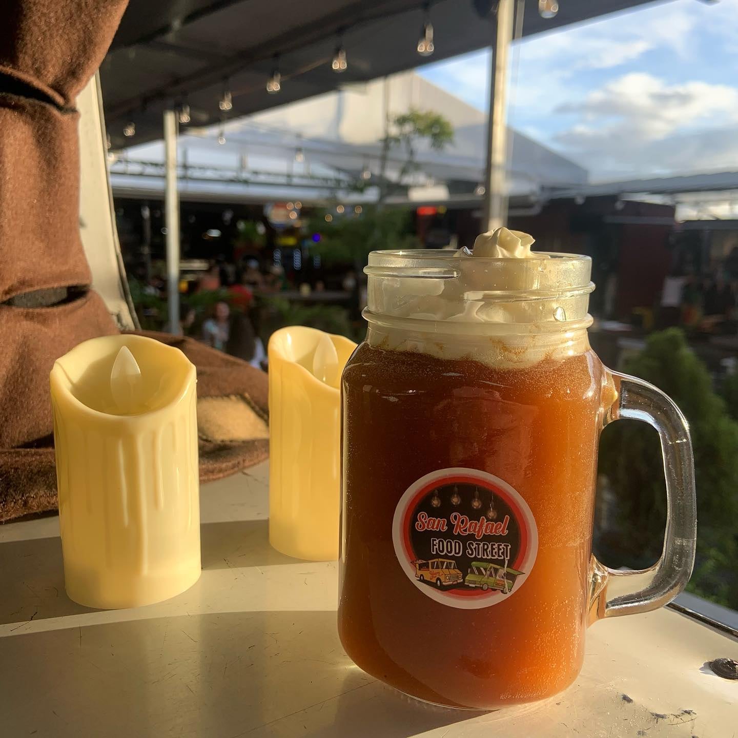 La cerveza de mantequilla es una de las novedades de esta feria de Harry Potter. Facebook.