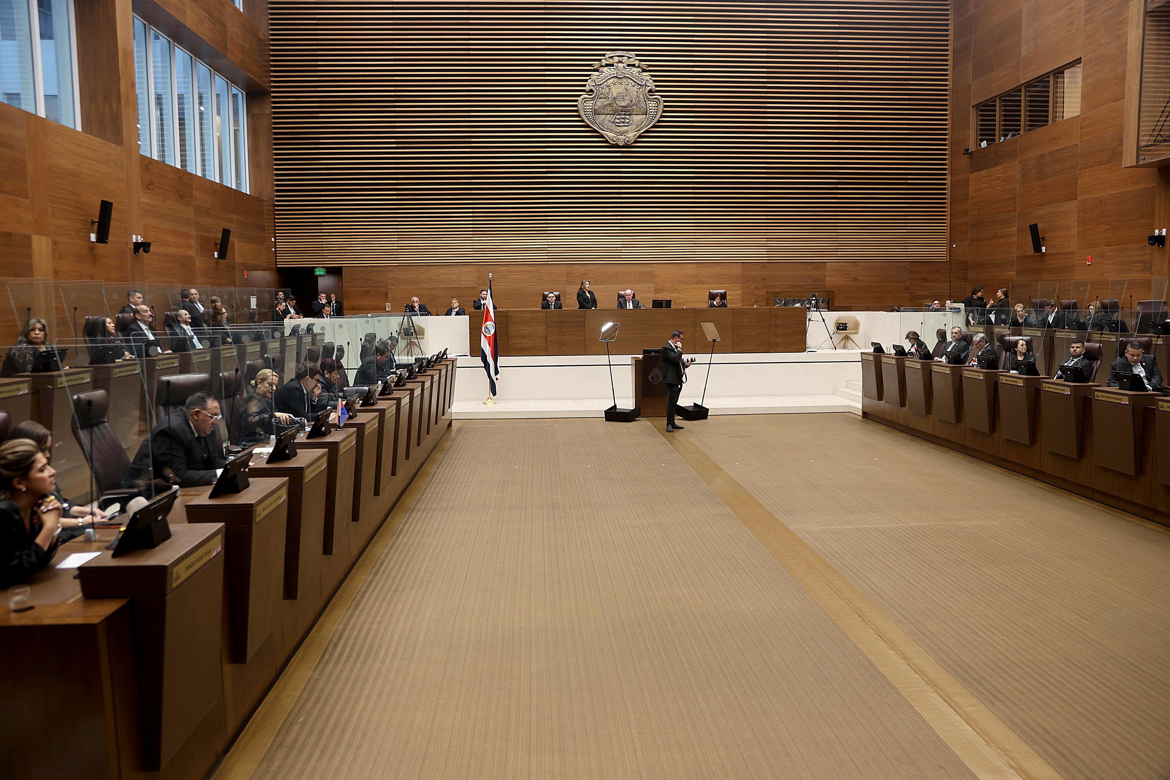 01/05/2024 Asamblea Legislativa. Sesión Solemne Primero de Mayo. Elección y cambio de directorio legislativo. Diputados despidieron a Jorge Dengo, quien renunció a su cargo para atender tema de salud que afecta su núcleo familiar . Foto: Rafael Pacheco Granados