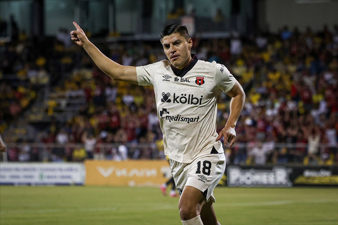 Ronaldo Cisneros le puso cifras al marcador en el partido entre Liberia y Liga Deportiva Alajuelense.
