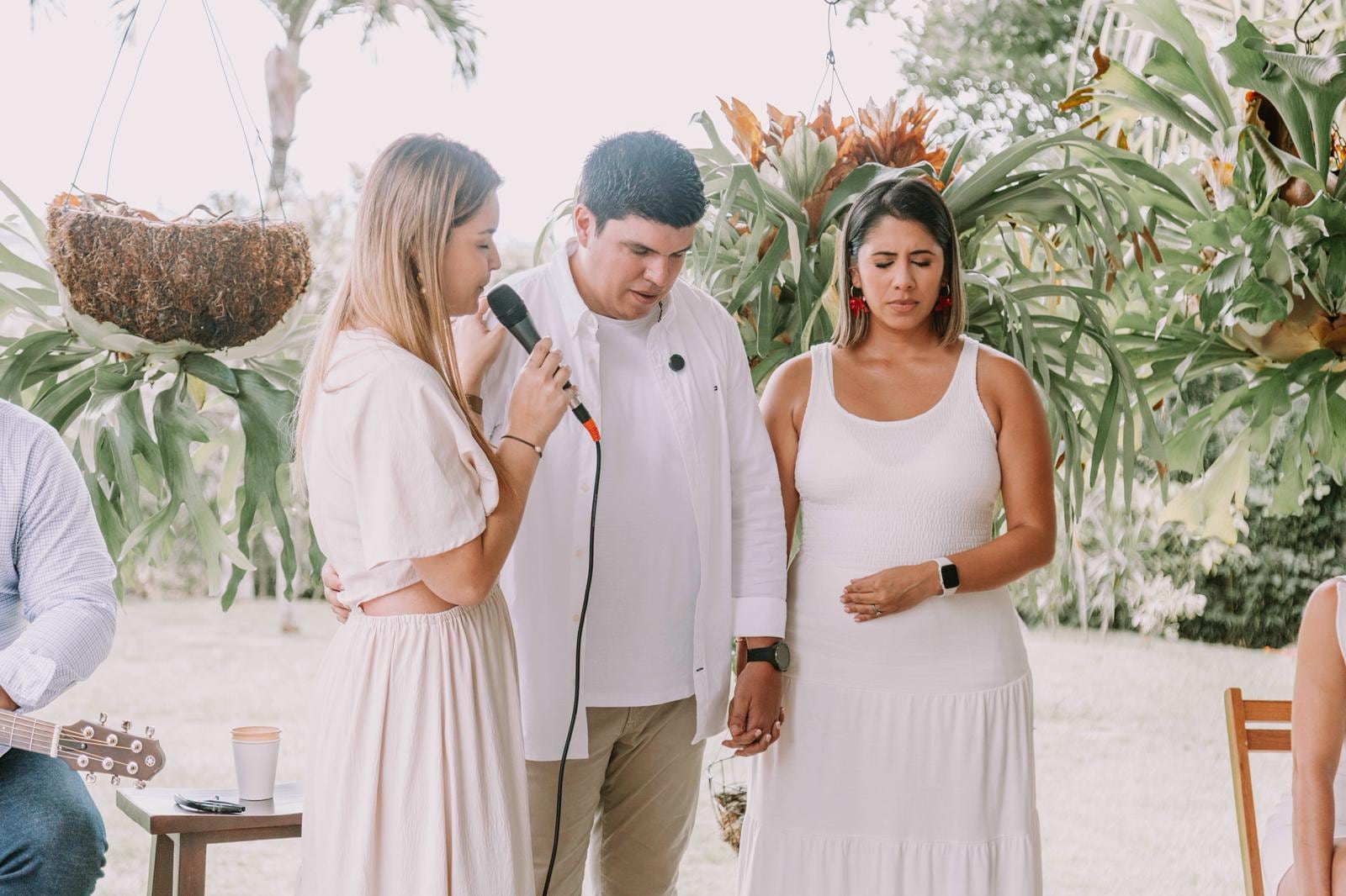 Periodistas Gabriela Durán y Kevin Barrantes esperan su primera hija