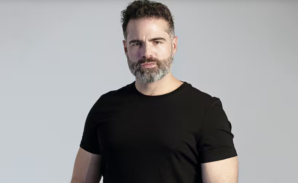 Roberto Manrique sin senos sí hay paraíso