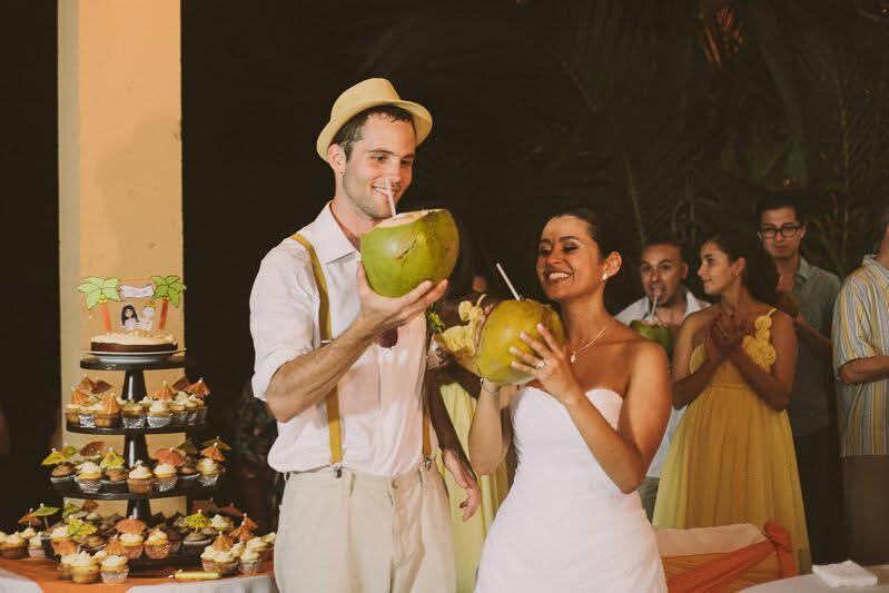 En la boda de James Homan, el creador de  contenido conocido como Qué Gringo Pinto, tomaron agua de pipa.